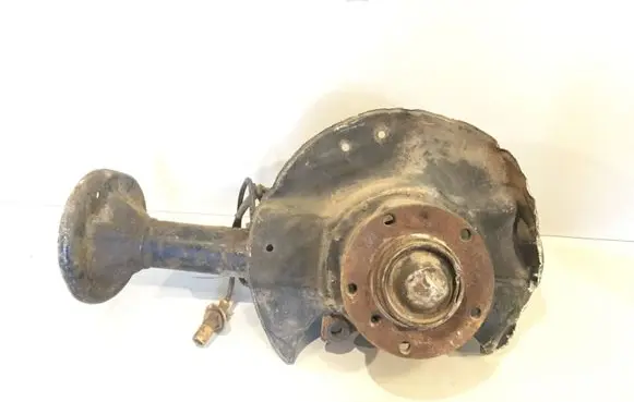 Rear wheel hub spindle/knuckle