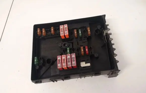 Volkswagen Golf V Fuse box set 1k0937125a