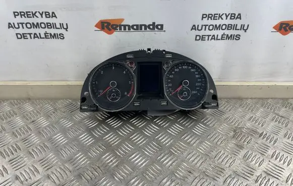 Volkswagen PASSAT B6 Speedometer (instrument cluster) 3C0920872G