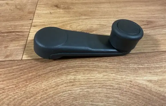 Audi A4 S4 B7 8E 8H Front door window winding handle 8Z0837581B