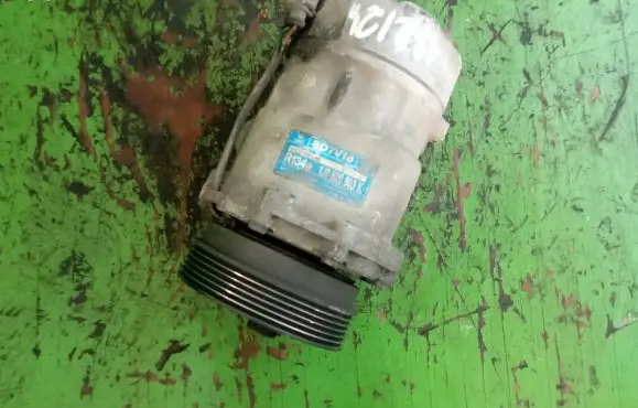 Volkswagen Golf IV Air conditioning (A/C) compressor (pump) 1J0820803K