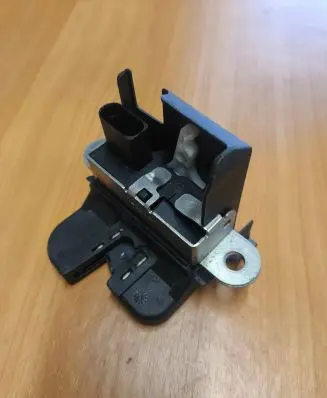 Volkswagen Polo Tailgate/trunk/boot lock/catch/latch 6r0827505B SS7LTALX