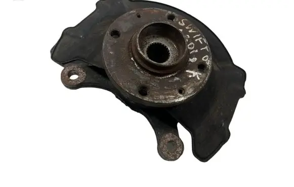 Suzuki Swift I Front wheel hub