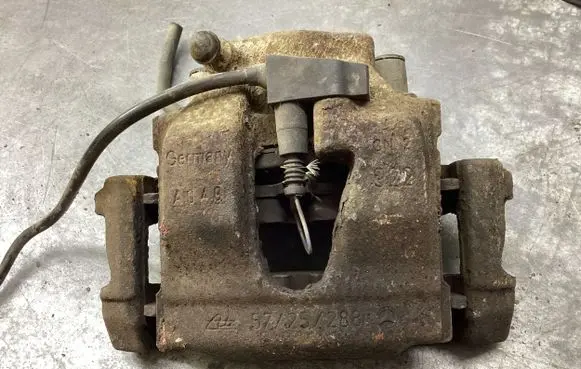 Mercedes-Benz SLK R170 Front brake caliper 5725288