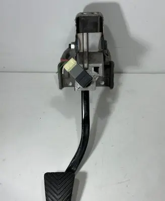 Hyundai i30 Brake pedal 328003X100