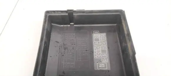 Nissan Pathfinder R51 Fuse box cover 7454849830 7454-8498-30