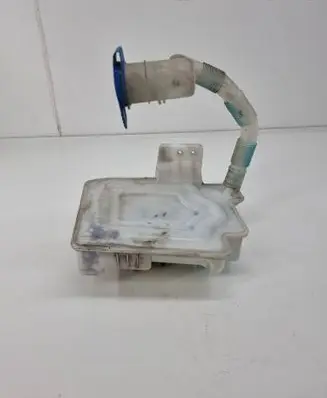 Volkswagen Scirocco Windshield washer fluid reservoir/tank