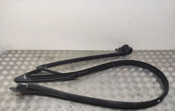 Mercedes-Benz E C207 W207 Rear side window A2076730304 A207670030439