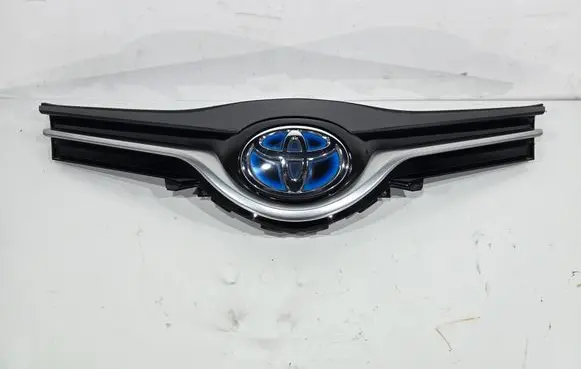 Toyota Yaris Front bumper upper radiator grill 531010D650 531170D800