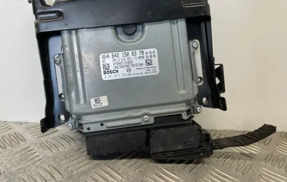 Mercedes-Benz E W211 Engine control unit/module A6421508378 0281013725