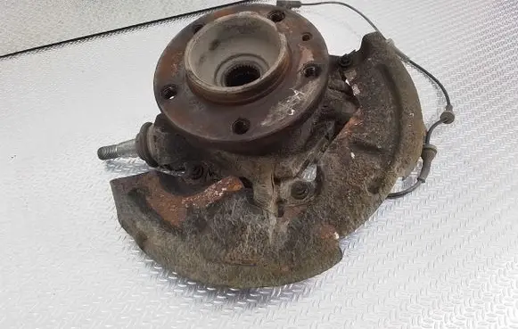 Opel Movano B Front wheel hub spindle knuckle