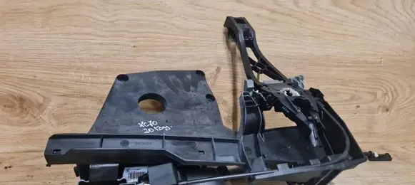 Volvo XC70 Front door lock 31253665