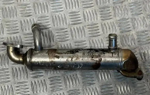 Volkswagen Crafter EGR valve cooler 076131512F