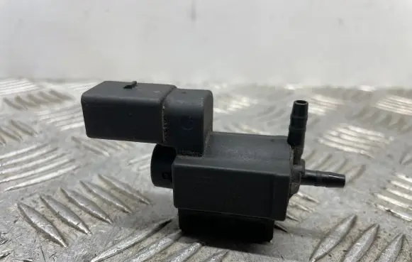 Audi A4 S4 B8 8K Turbo solenoid valve 037906283C
