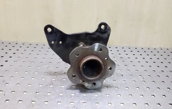 Rear wheel hub