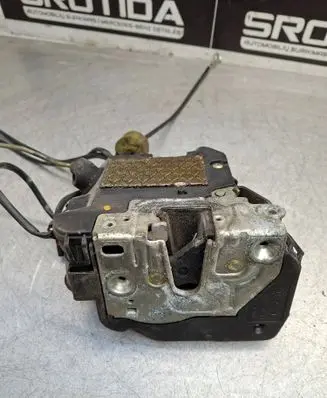 Mercedes-Benz E W211 Front door lock 2117200335