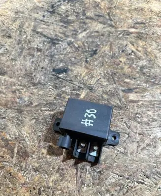 Mercedes-Benz E W211 Glow plug pre-heat relay A0025423819