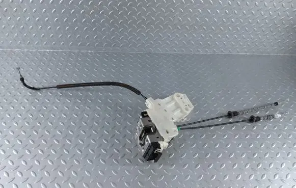 Fiat 500X Front door lock 52028382 T520FR00 A046465RH2