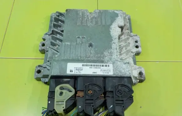 Ford Focus Engine control unit/module BV6112A650EGC