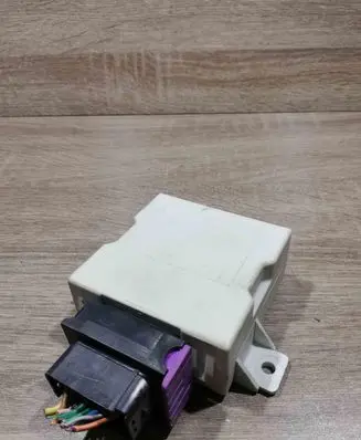 Toyota Avensis T250 Window wiper relay 150696