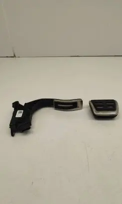 Audi Q7 4M Accelerator throttle pedal 8W1723523A