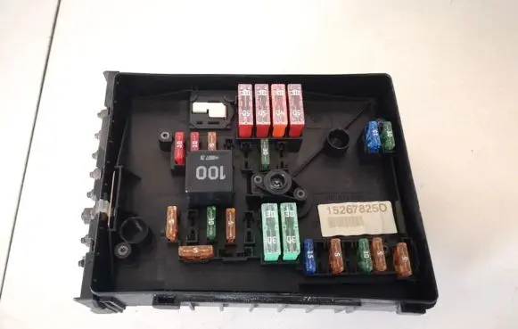 Volkswagen Golf V Fuse box set 1k0937125a