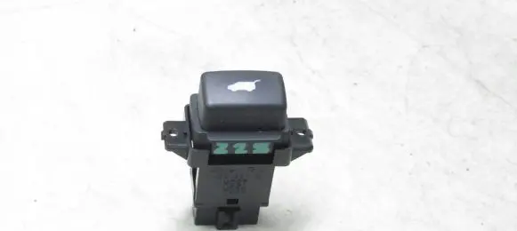 Honda CR-V Tailgate opening switch 