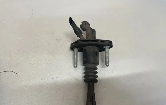 Clutch slave cylinder