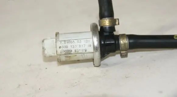 Audi A6 S6 C5 4B Turbo solenoid valve 048133517A