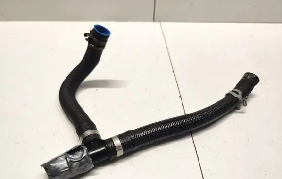 Engine coolant pipe/hose