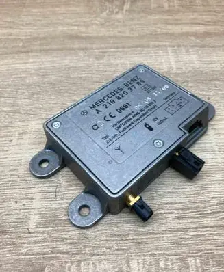 Mercedes-Benz CLS C219 Aerial antenna amplifier A2198203789 0681