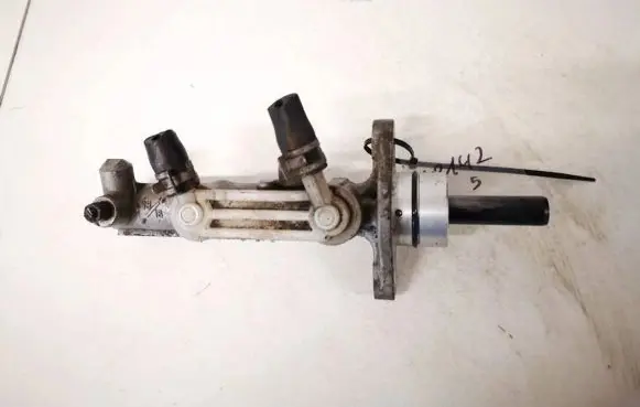 Toyota Previa (XR30, XR40) II Master brake cylinder 