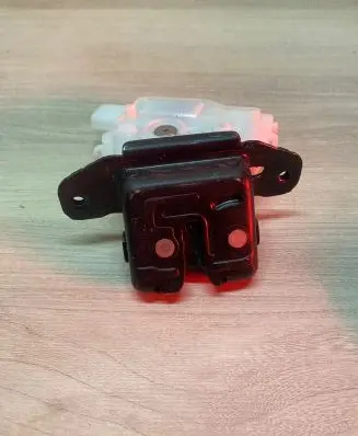 Toyota Yaris XP210 Tailgate/trunk/boot lock/catch/latch