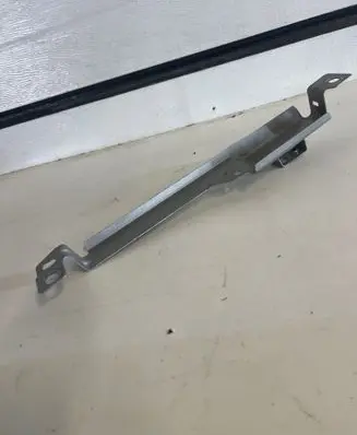Volvo XC60 Fender mounting bracket 31424580