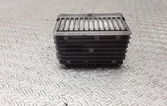 Opel Astra J Glow plug pre-heat relay 55574293