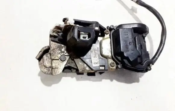 Mazda 323 F Rear door lock
