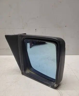 Mercedes-Benz 190 W201 Front door electric wing mirror 136106421 13610647