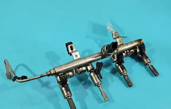 Peugeot 508 Fuel injector 0261500073 IMPRK1535328