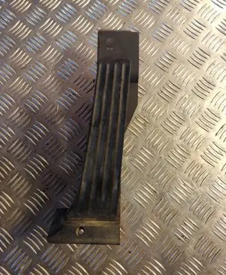 BMW 5 E60 E61 Accelerator throttle pedal 6772645 25916010