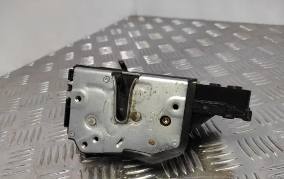 BMW 3 E46 Front door lock 