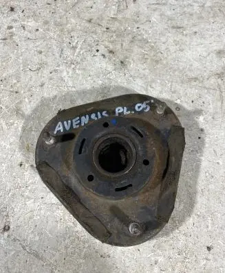 Toyota Avensis T250 Coil spring mount 