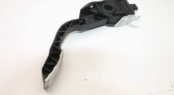 Ford Focus Accelerator throttle pedal BV619F836FA