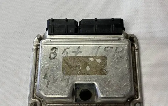 Volkswagen PASSAT B5 Engine control unit/module 2284486443 4B1907401D