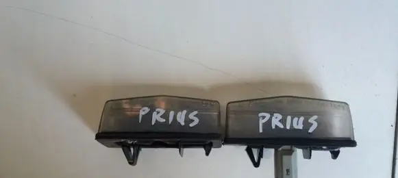 Toyota Prius (XW20) Number plate light