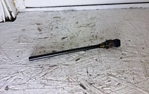 Nissan Qashqai Oil level sensor 822904
