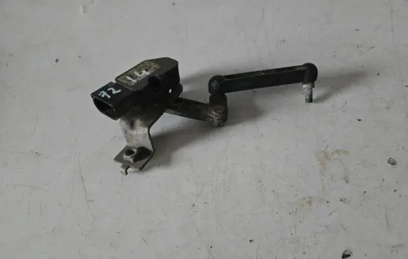 BMW X5 F15 Headlight/headlamp level sensor 6870200