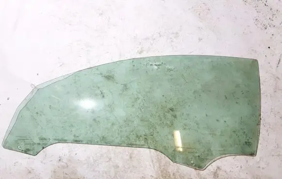 Peugeot 206 Front door window glass four-door