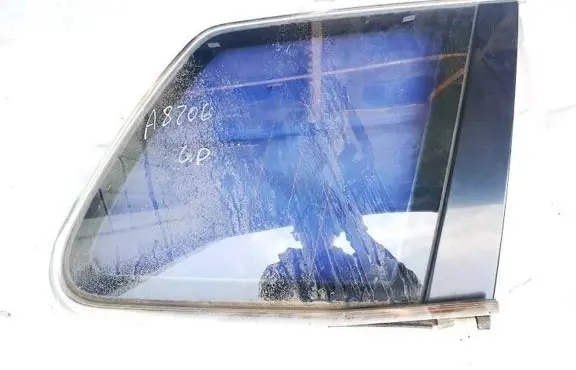 Volkswagen Touareg I Rear side window