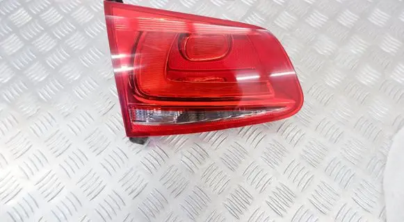 Volkswagen Touareg II Tailgate rear/tail lights 7P6945093C