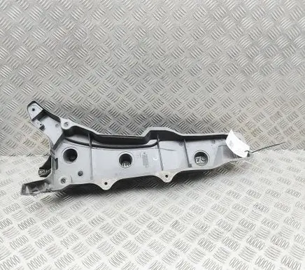 Volvo XC90 Fender mounting bracket 31391778